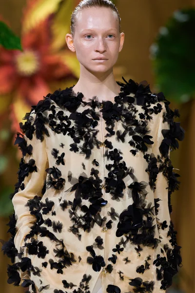 Look 17